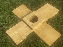 Holzkreuz 50 cm Loch 8 cm